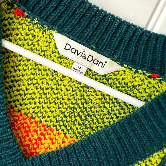 davi&dani bright sweater. Size m. Warm, comfy and trendy colors! - Picture 2 of 4
